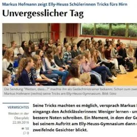Markus Hofmann zeigt Elly-Heuss Schülerinnen Tricks fürs Hirn